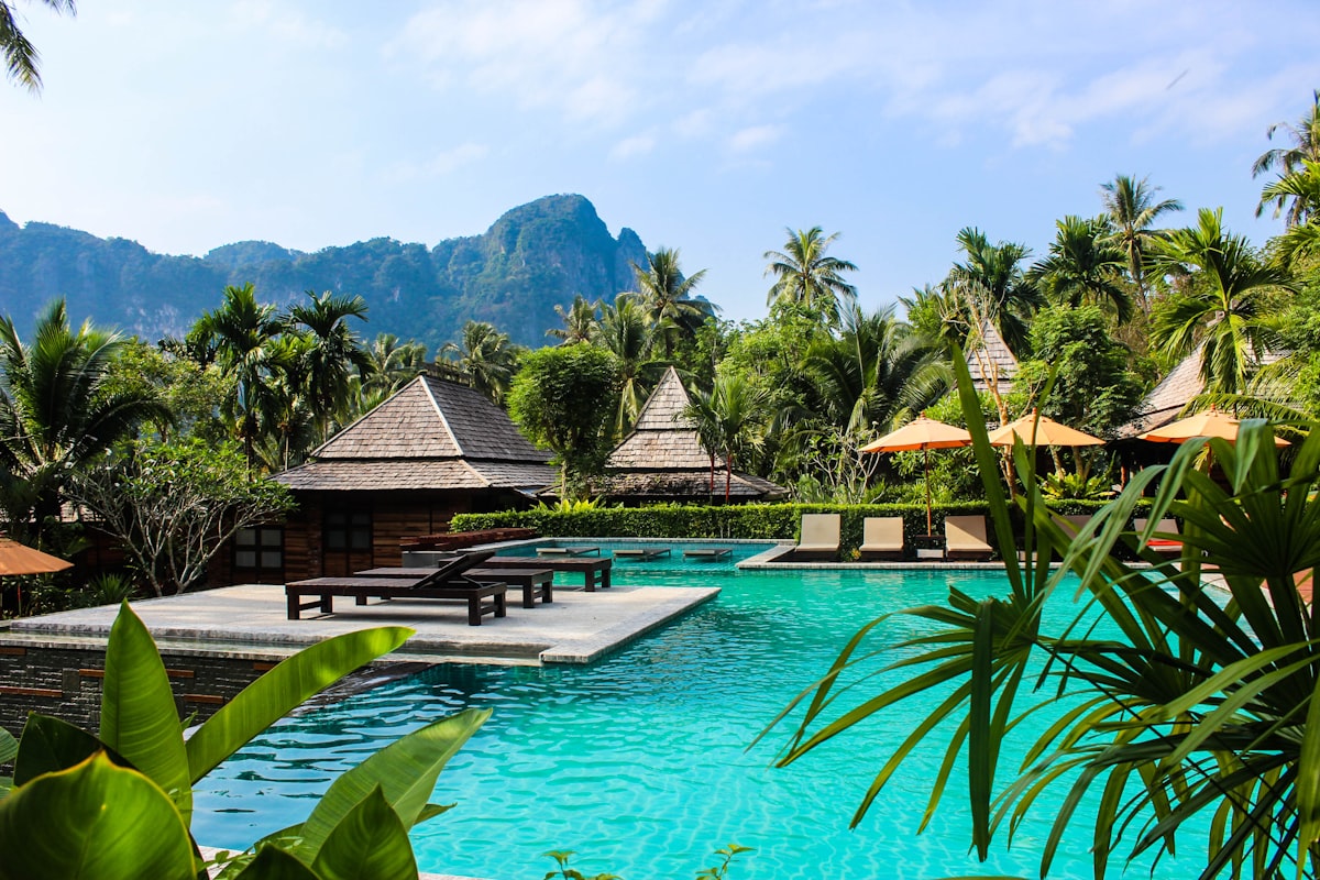 Piscina e área externa